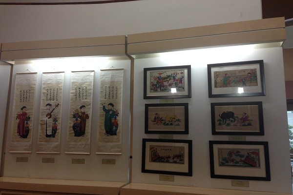  Twelve typical Vietnamese folk paintings exhibit in Ha noi - ảnh 2